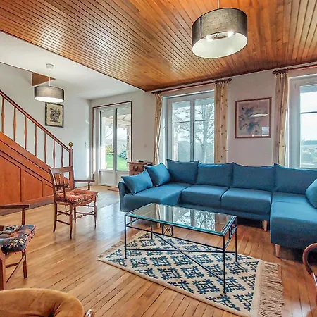 6 Bedroom Beautiful Home In Touvre * Touvre