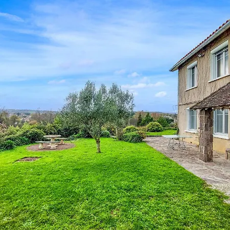 6 Bedroom Beautiful Home In Touvre Holiday home *