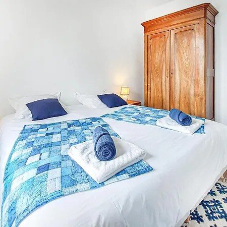 6 Bedroom Beautiful Home In Touvre Holiday home