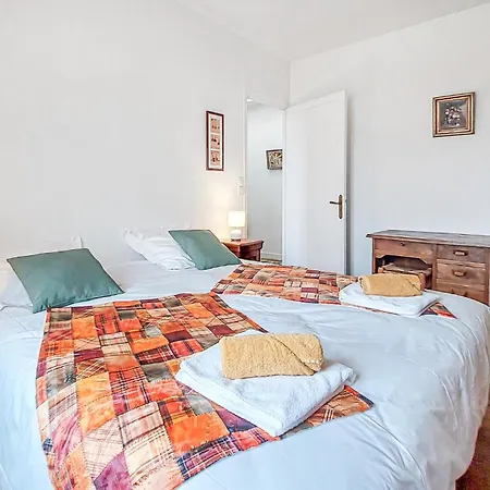 6 Bedroom Beautiful Home In Touvre *