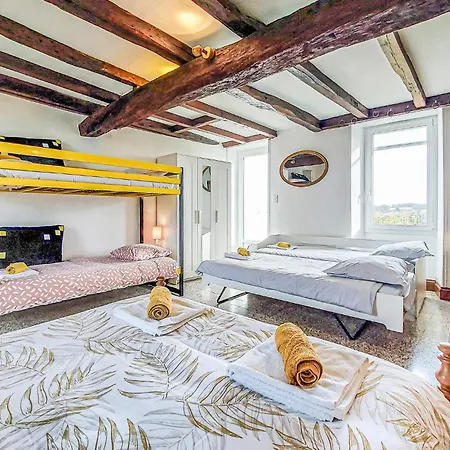 Holiday home 6 Bedroom Beautiful Home In Touvre