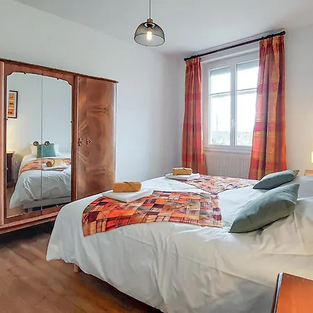 6 Bedroom Beautiful Home In Touvre
