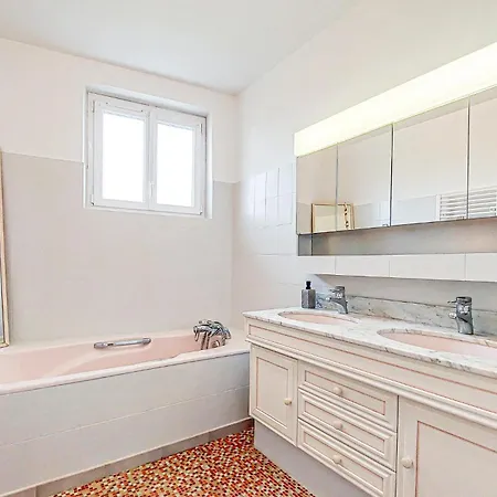 6 Bedroom Beautiful Home In Touvre Holiday home